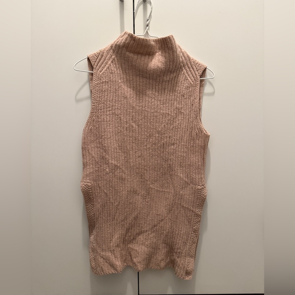 aritzia turtleneck sleeveless top